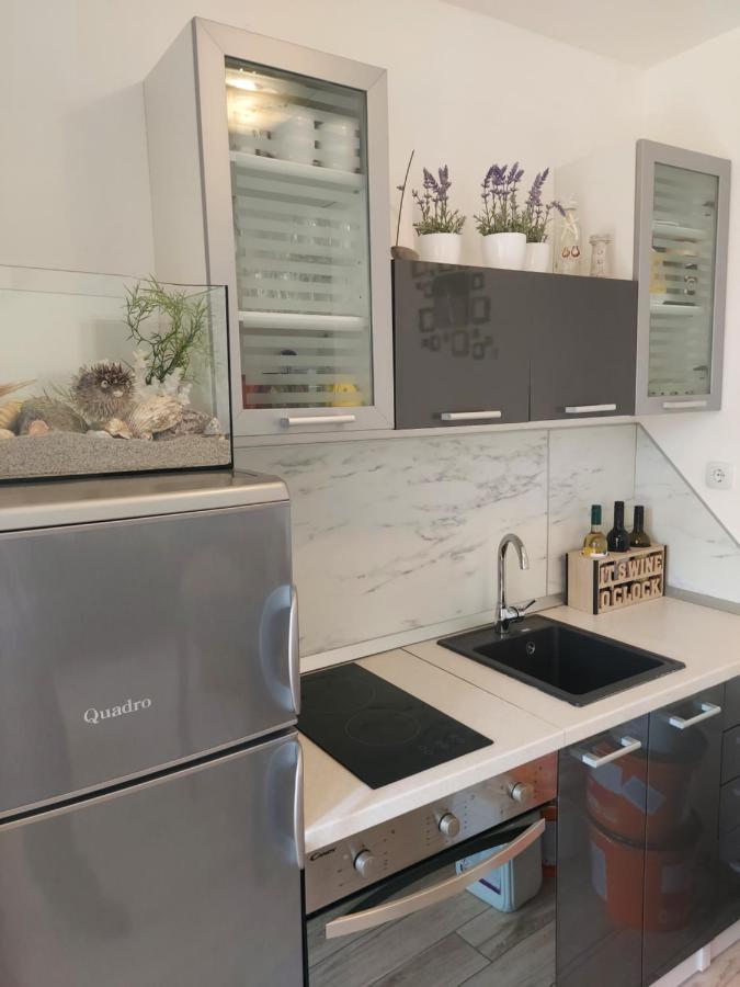 Apartmant Bionda Novi Vinodolski, Cozy And Nice Apartment For 4 People In The City Center Екстериор снимка