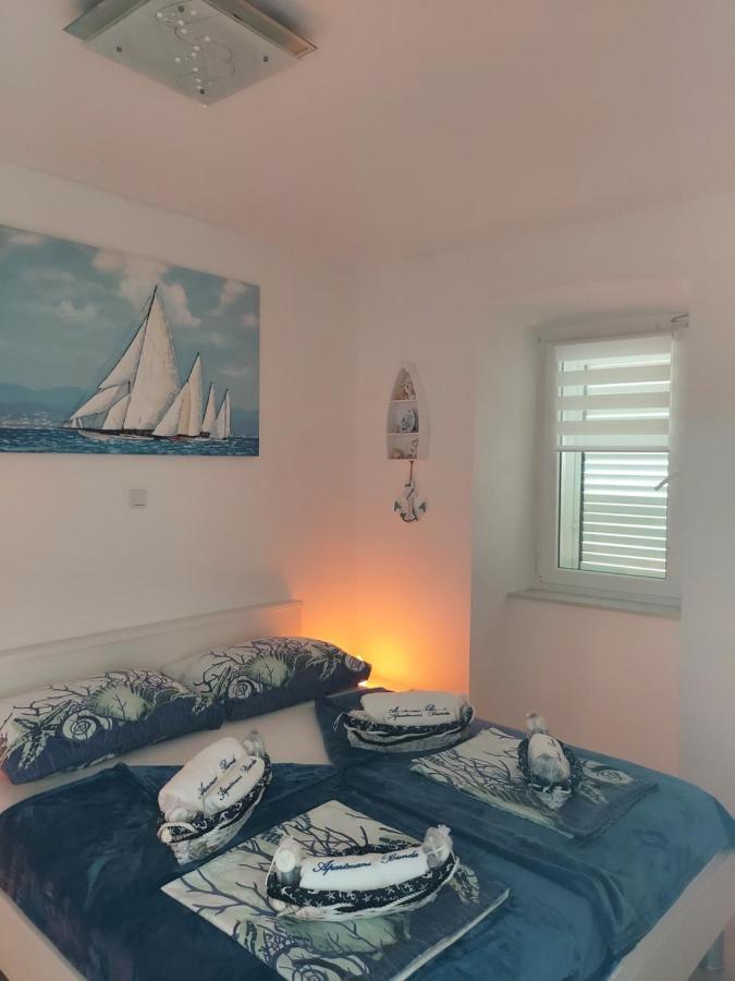 Apartmant Bionda Novi Vinodolski, Cozy And Nice Apartment For 4 People In The City Center Екстериор снимка